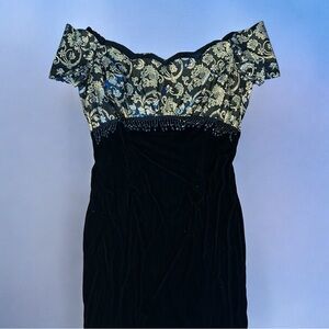 Corset Style Off-Shoulder Vintage Gown Black Gold Beaded Formal Black Tie Dress